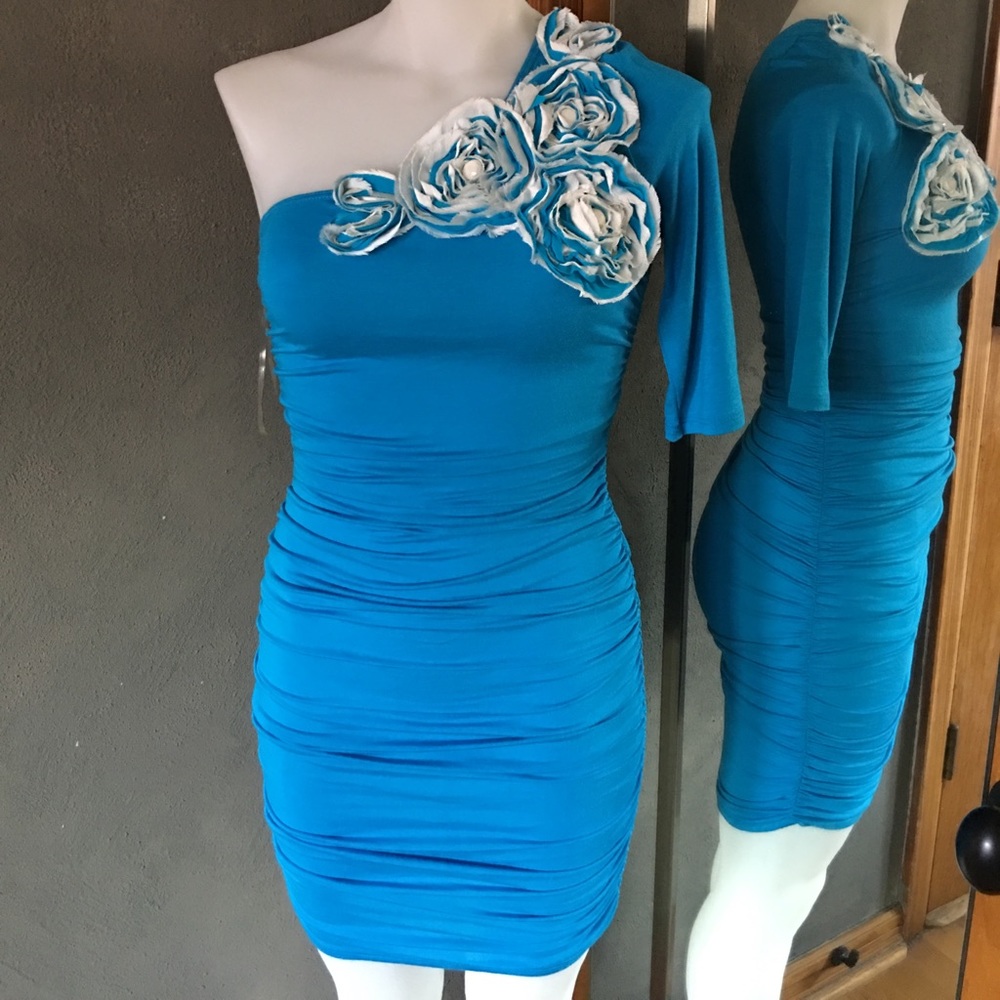 NWT Gracie Blue One Sleeve Shirred Dress, XS